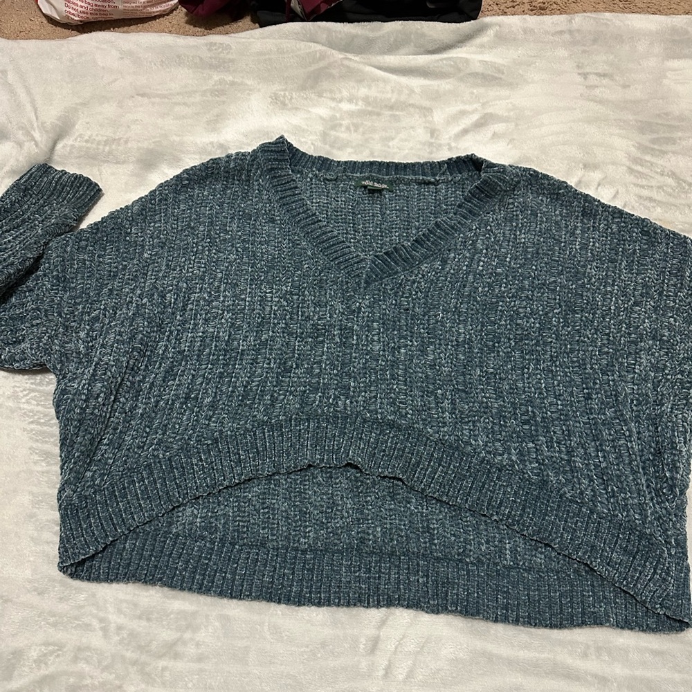Wild cable cropped sweater